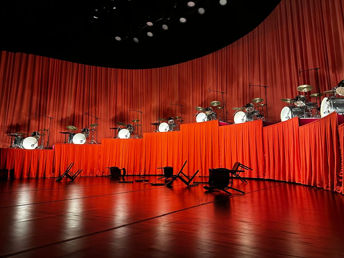Manifesto by Stephanie Lake Company โ Set